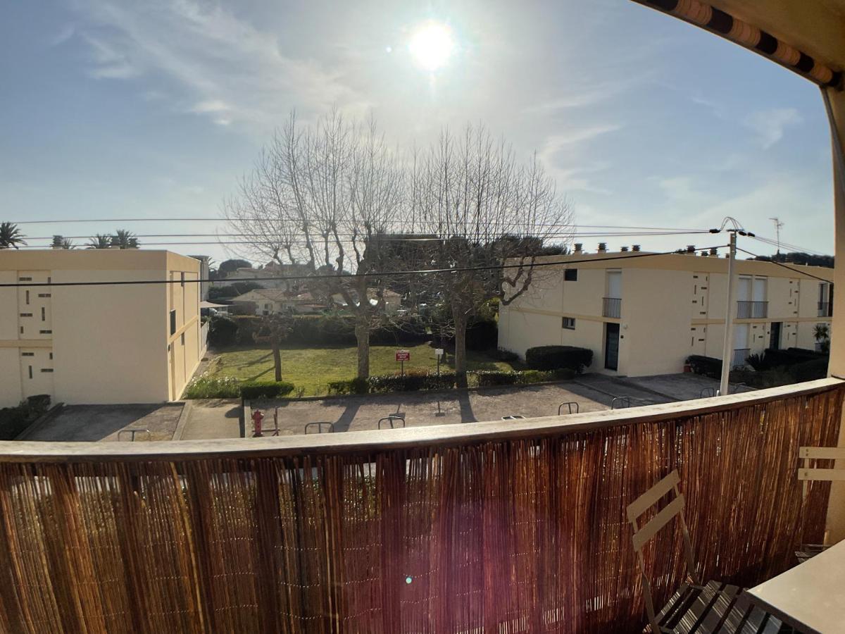 Appartement T3 Tout Confort A 500M De La Mer Saint-Cyr-sur-Mer Exterior photo